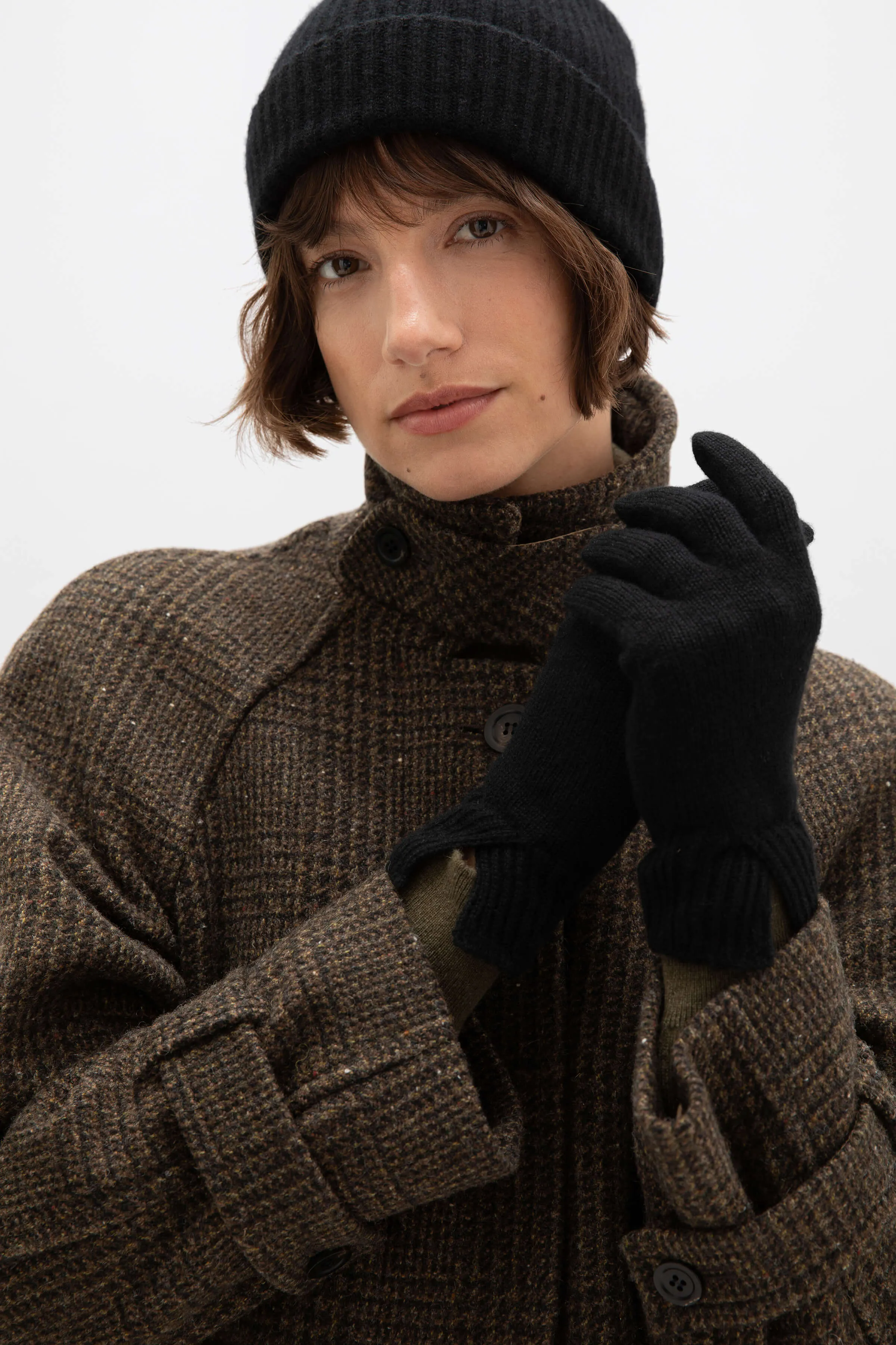 Black Ribbed Cashmere Beanie